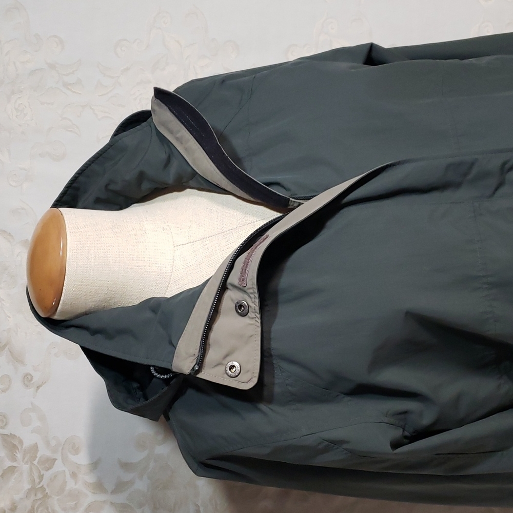 L.L.Bean Womens Green Coat with Hidden Hood M - Picture 3 of 11